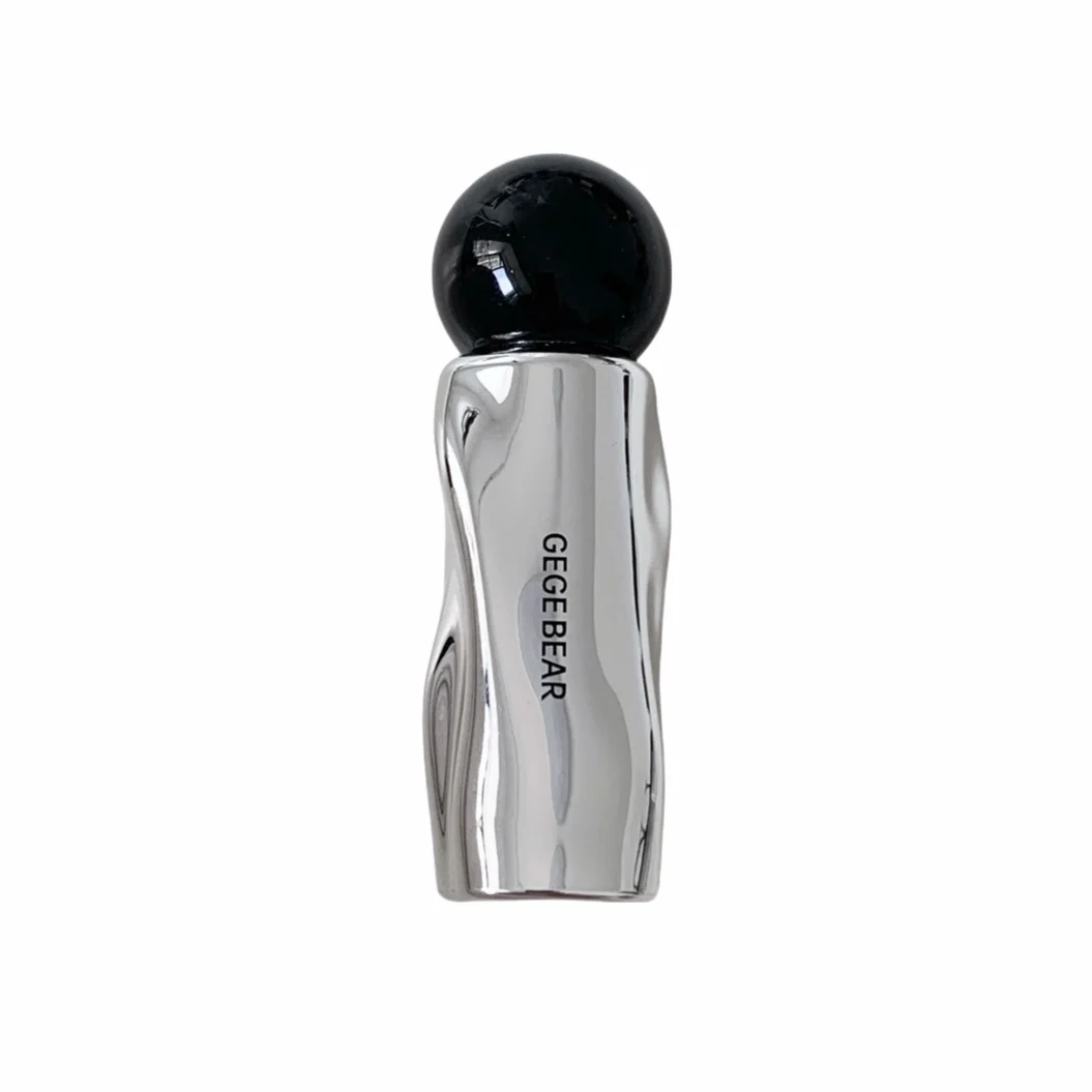 end-the-lipstick-struggle-lightweight-velvet-lip-cream-that-lasts-without-the-dr-geg-zxu8thr2-desc-4 Feather-light velvet lip cream in ultra-matte shade with soft blurred finish, showing non-drying all-day matte color without tightness or flaking for dry, sensitive lips